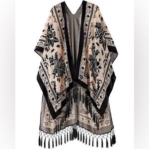 NWOT Velvet Print Kimono/Duster with Tassels